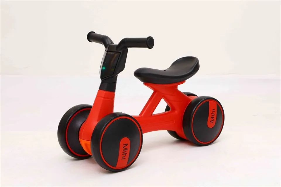 Kid Pedalsiz suriluvchi mashina