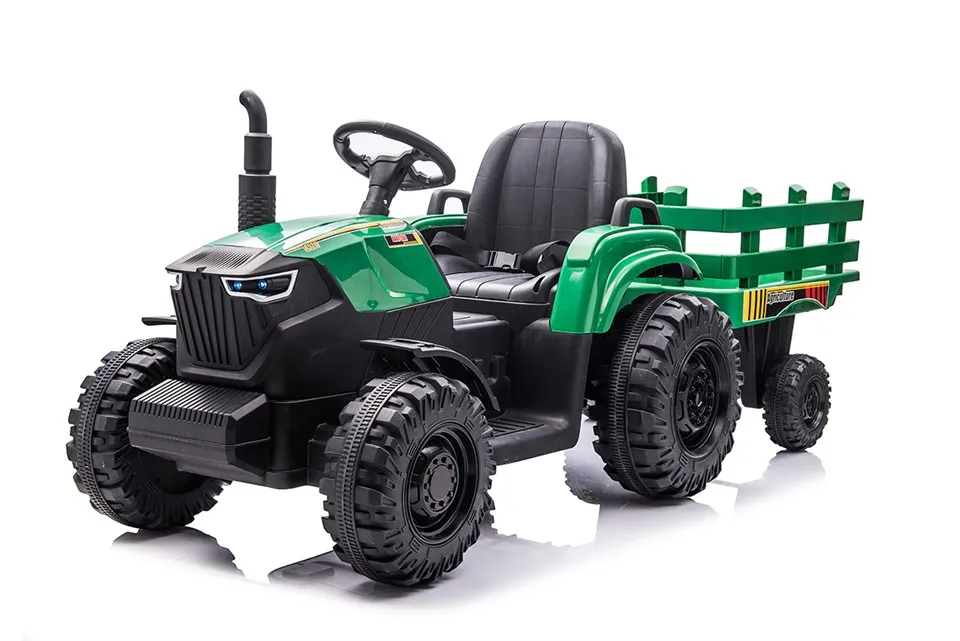 Bolalar mashinaga minadilar Bolalar o'yinchoqlari elektr mashinalar