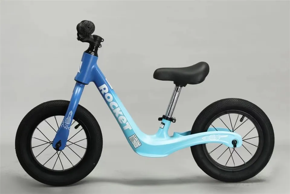 Qora muvozanatli velosiped